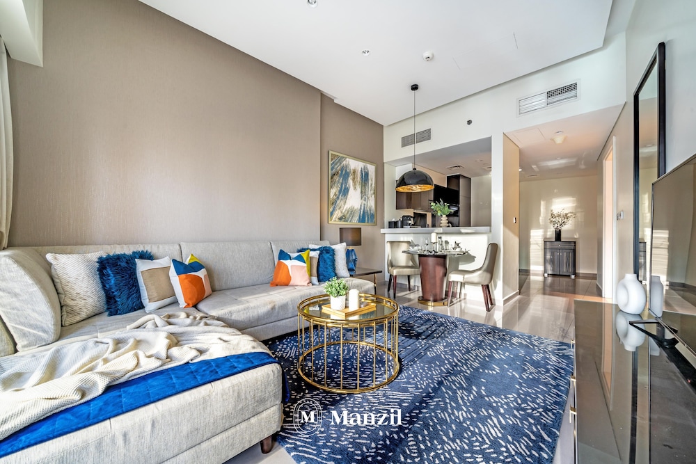 1 BR Apt walking distance to Dubai Mall