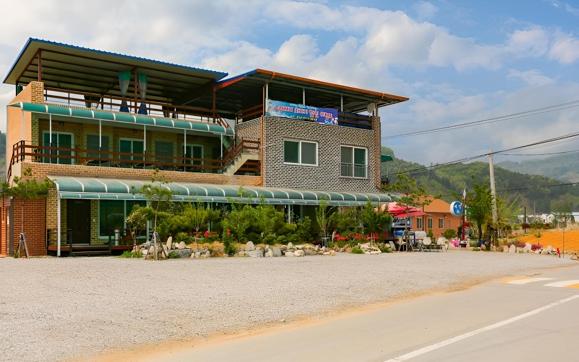 Gapyeong Sagyejeol Pension