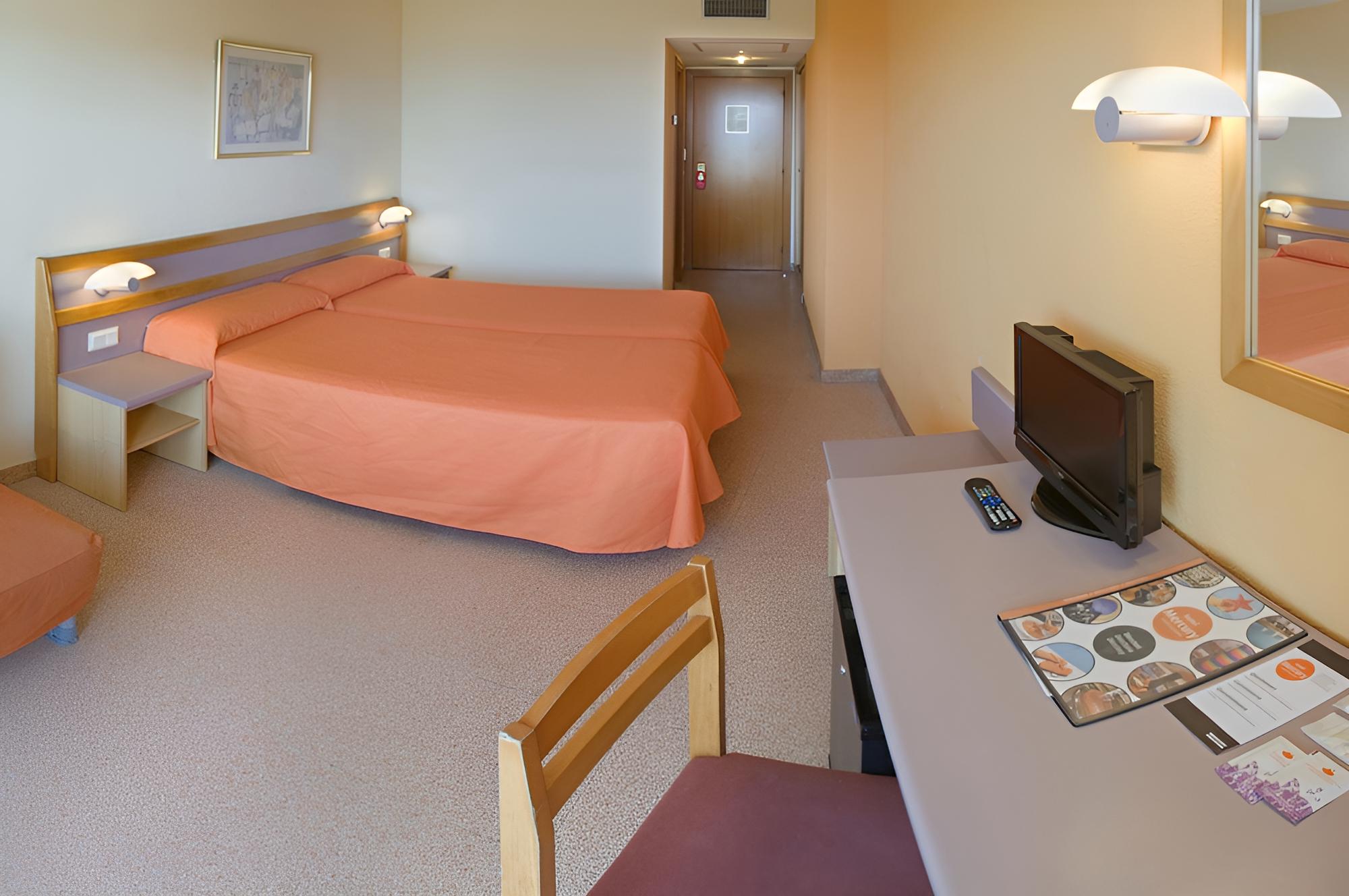Santa Susanna Vacations - Hotel Mercury - Property Image 2