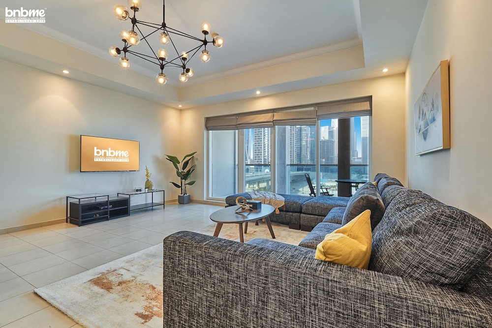 Bnbme - Churchill Towers 1 Bedroom Canal View