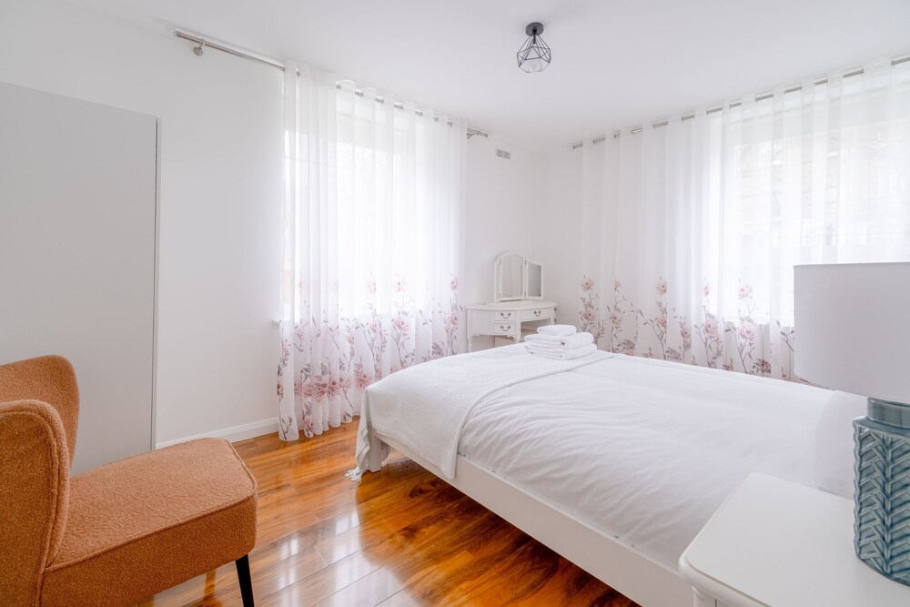 Spacious & Central 4BD Flat - Angel