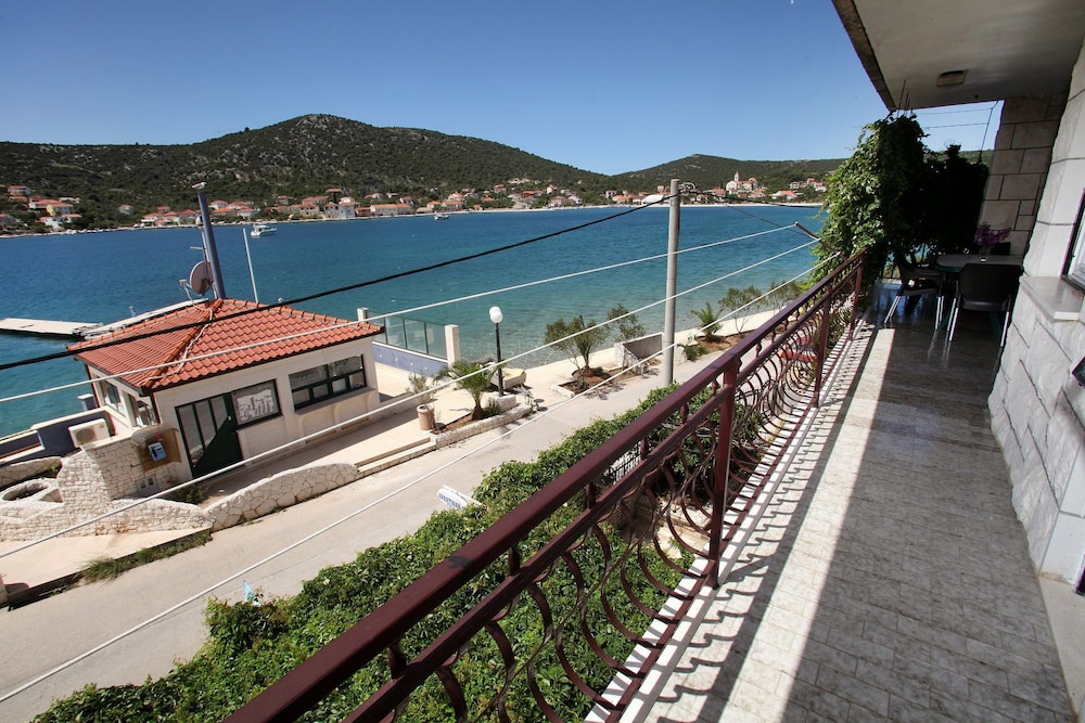 Mar - 10m From the sea - A2