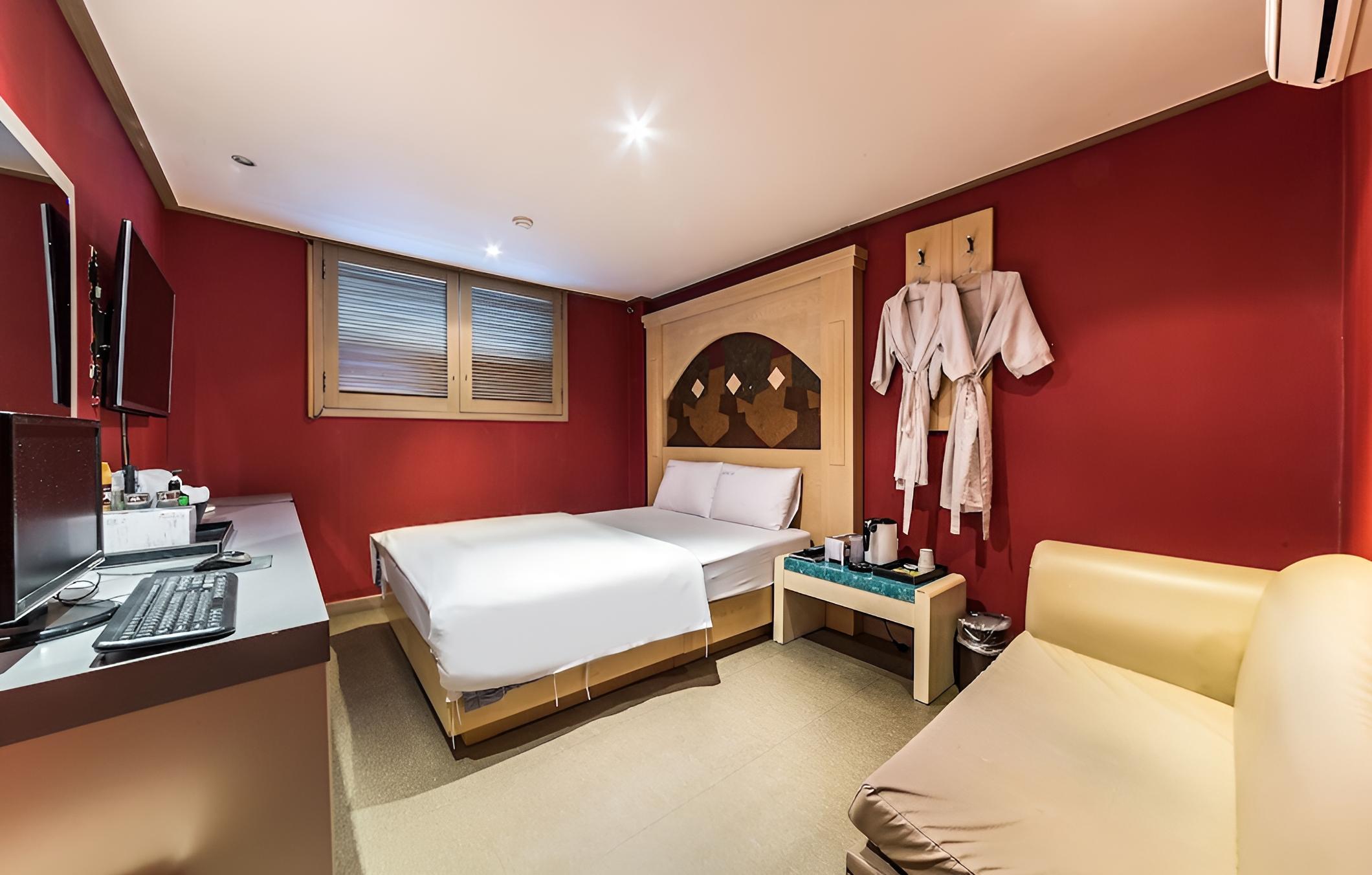 Sinchon Hills Motel