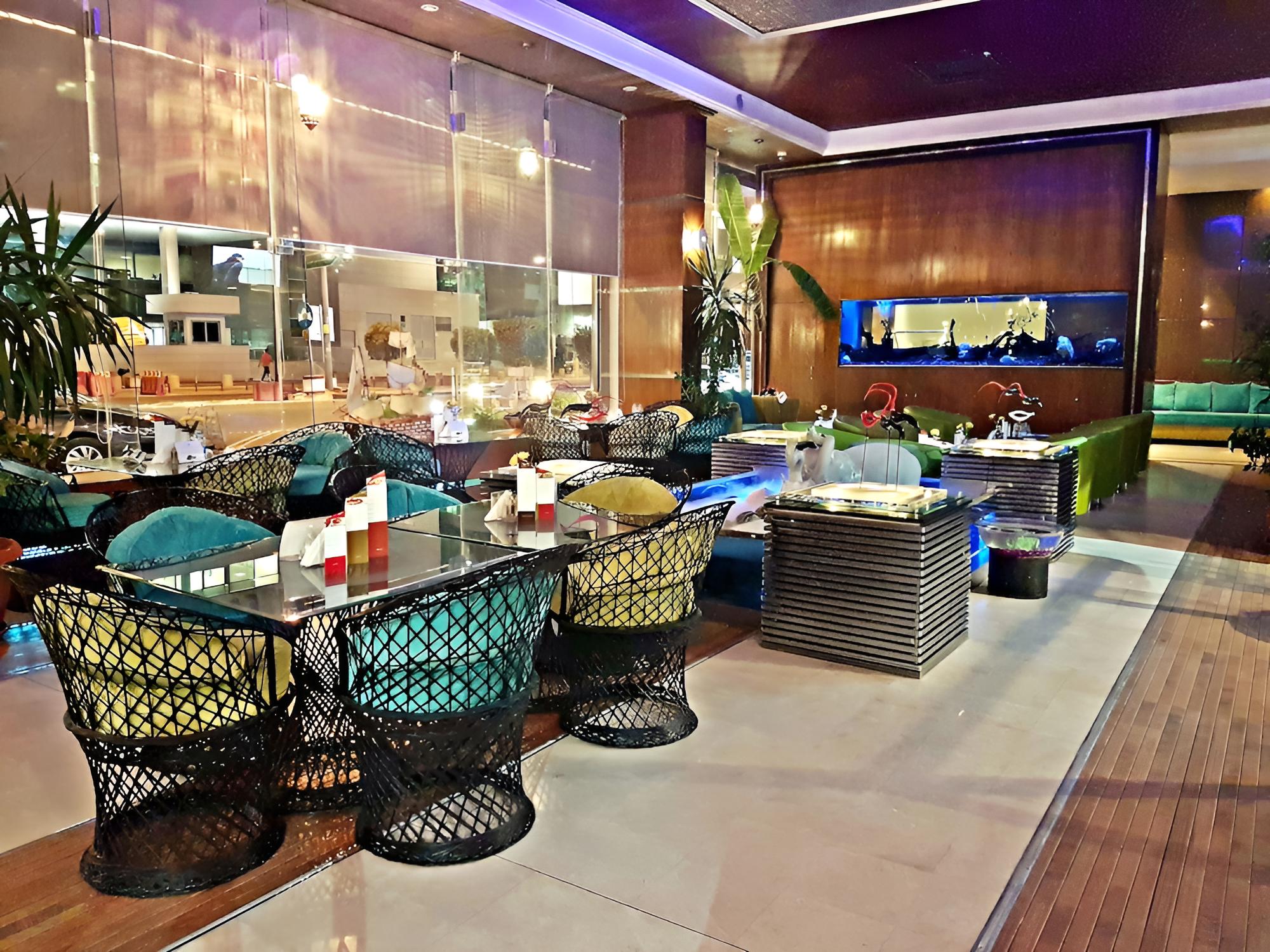 Aquarium Hotel