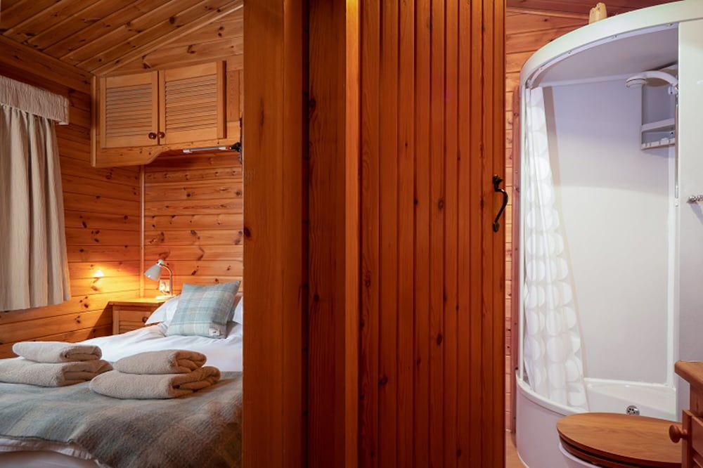 Twa Hoots Lodge view 3