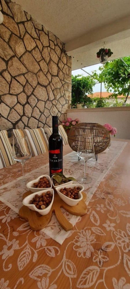 Žana - 30m From Beach - A2