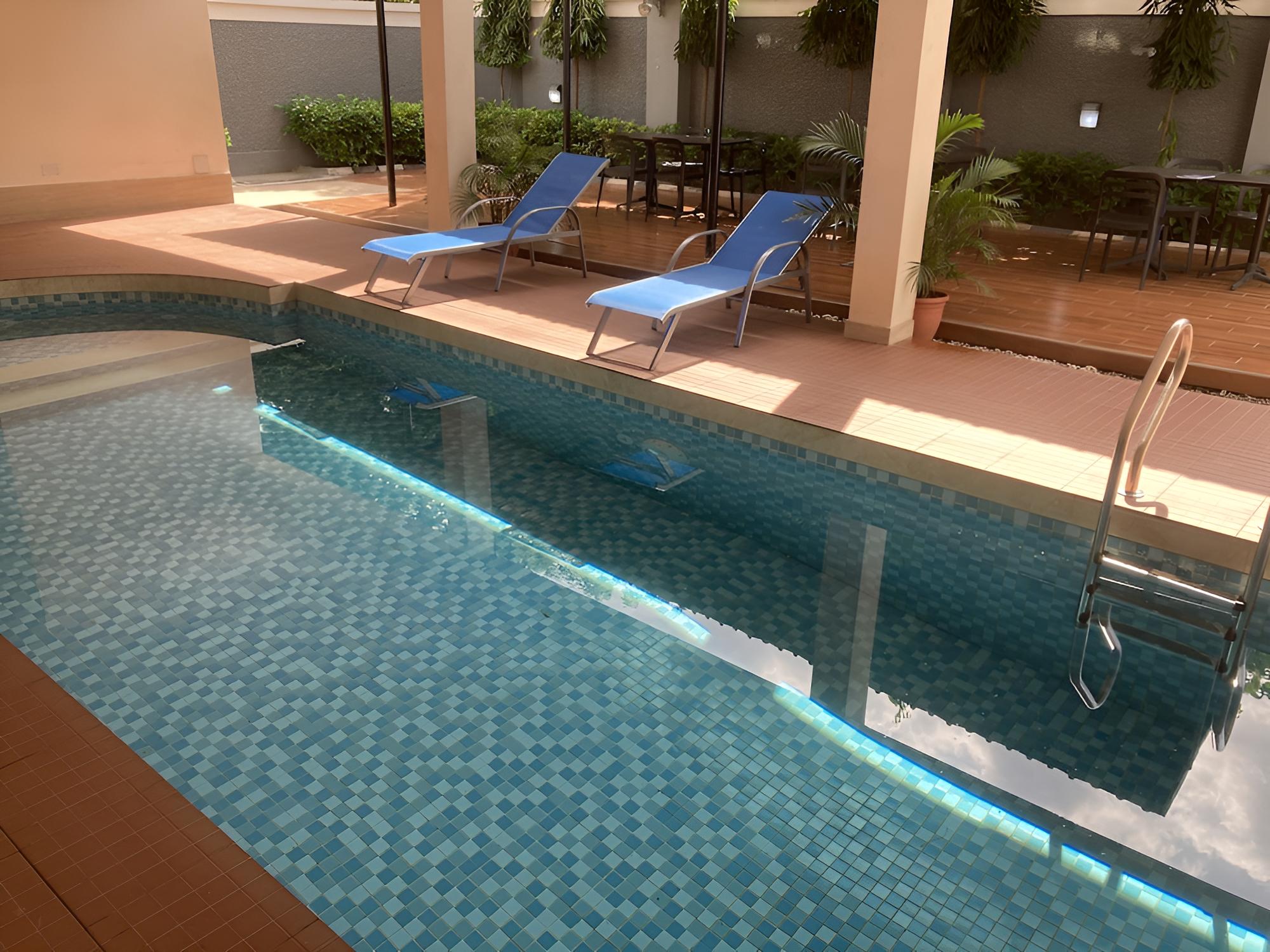 Mont Kalm Swiss Pearl Continental Hotel