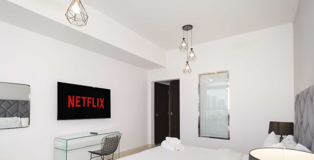LUX Holiday Home - Azure Residence 2