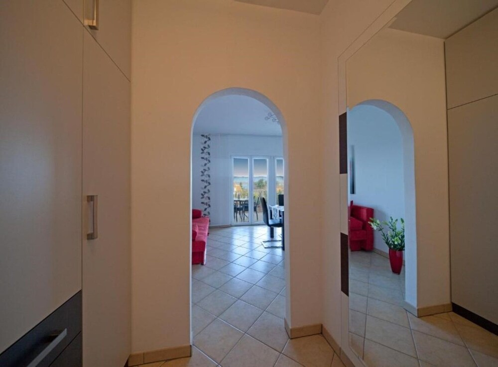Ivy - Modern With Terrace - A1 Tulipan
