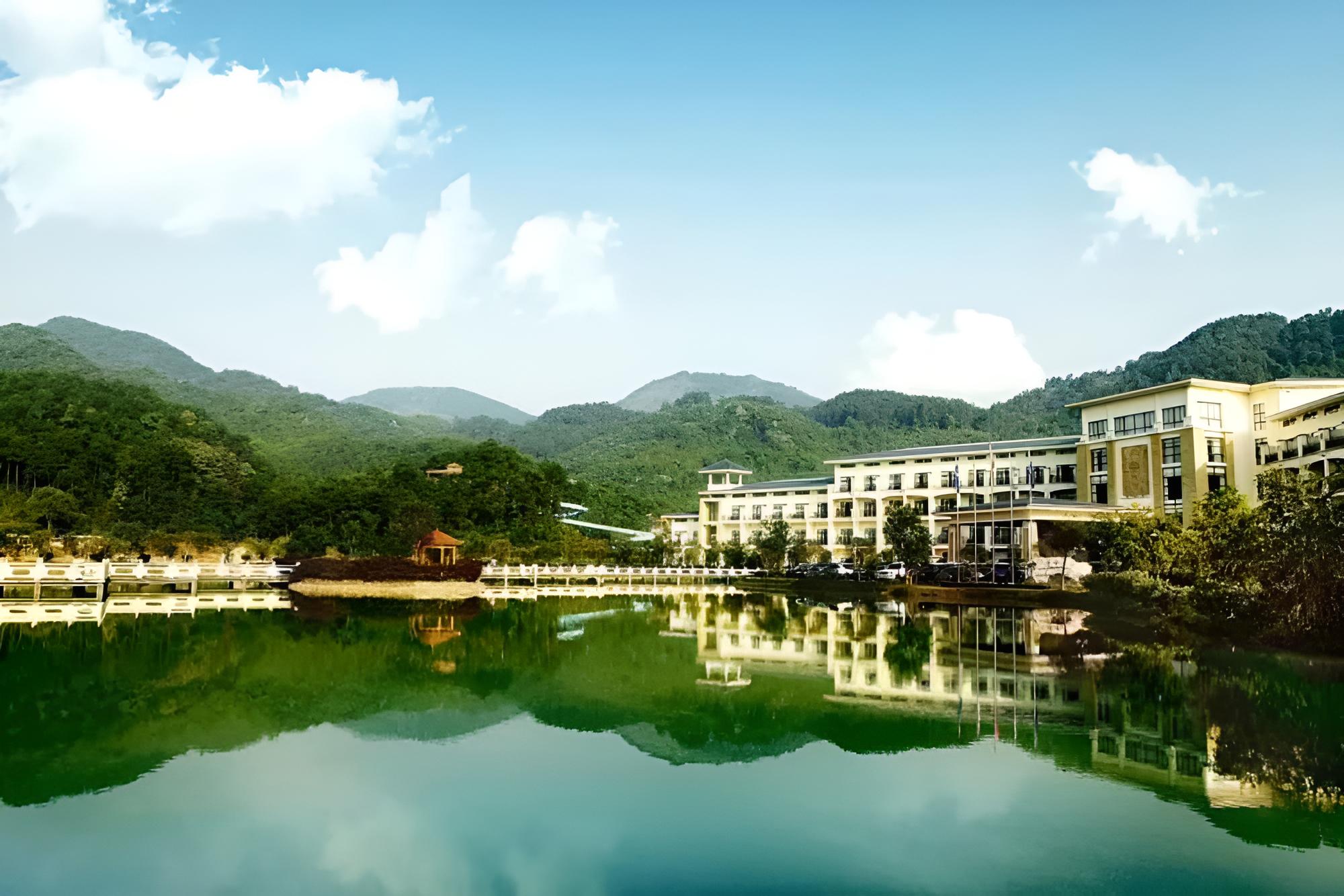 Palace International Hot Spring Hotel