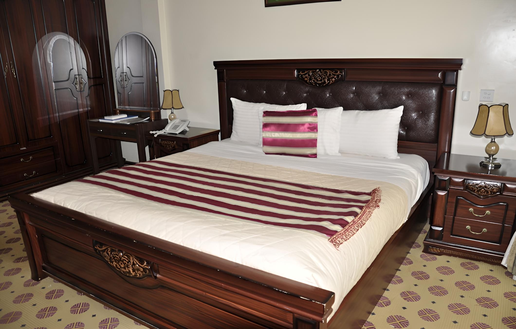 Karisimbi Hotel