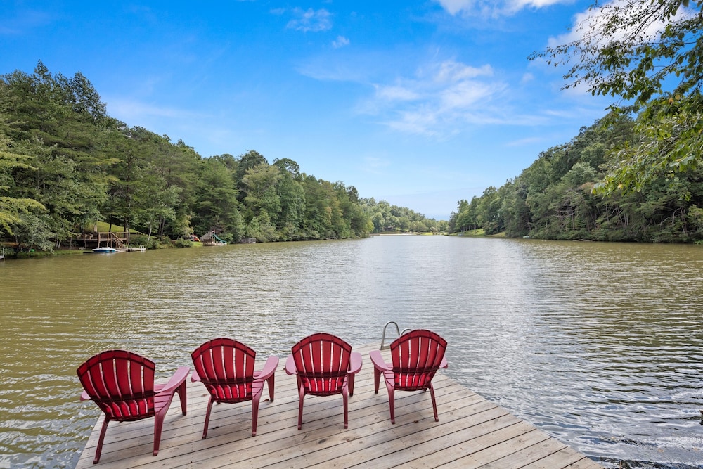 Waterfront Lake Home~private Dock On Mirror Lake~kayak 3 Bedroom Home by RedAwning