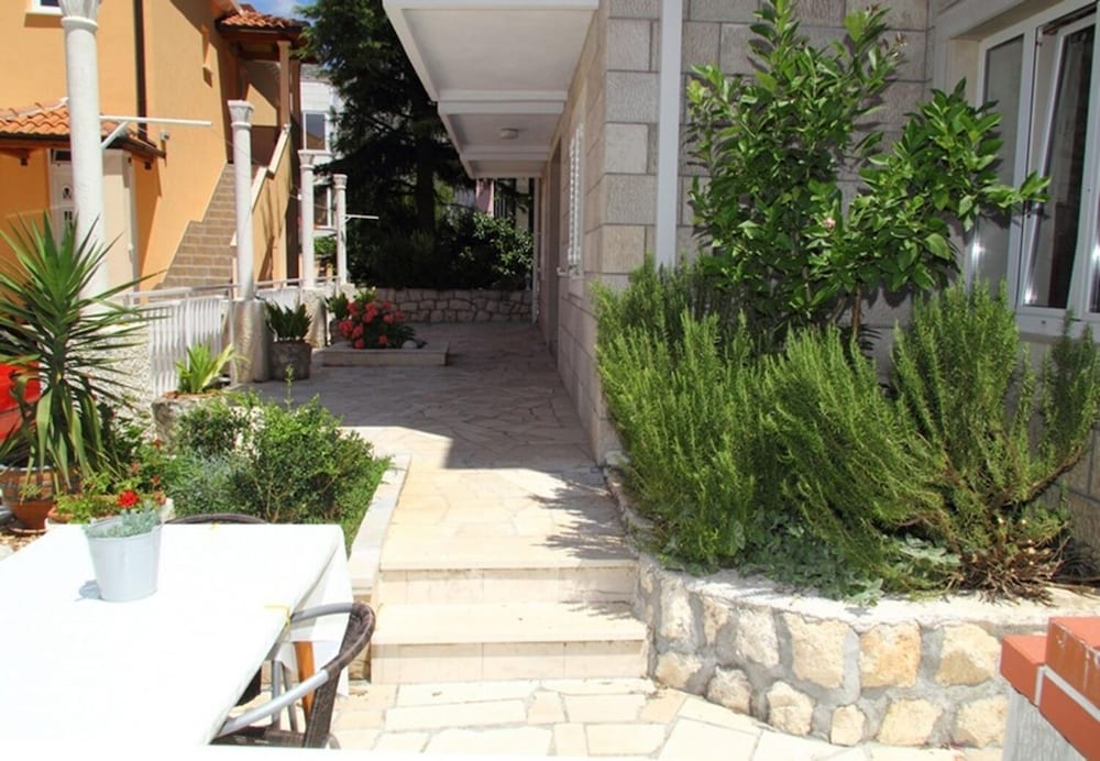 Photo 38