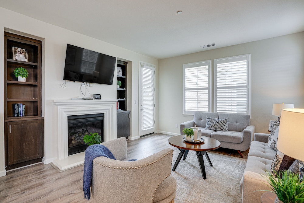 Richmond Vacation Rental: 1 Mi to Shoreline