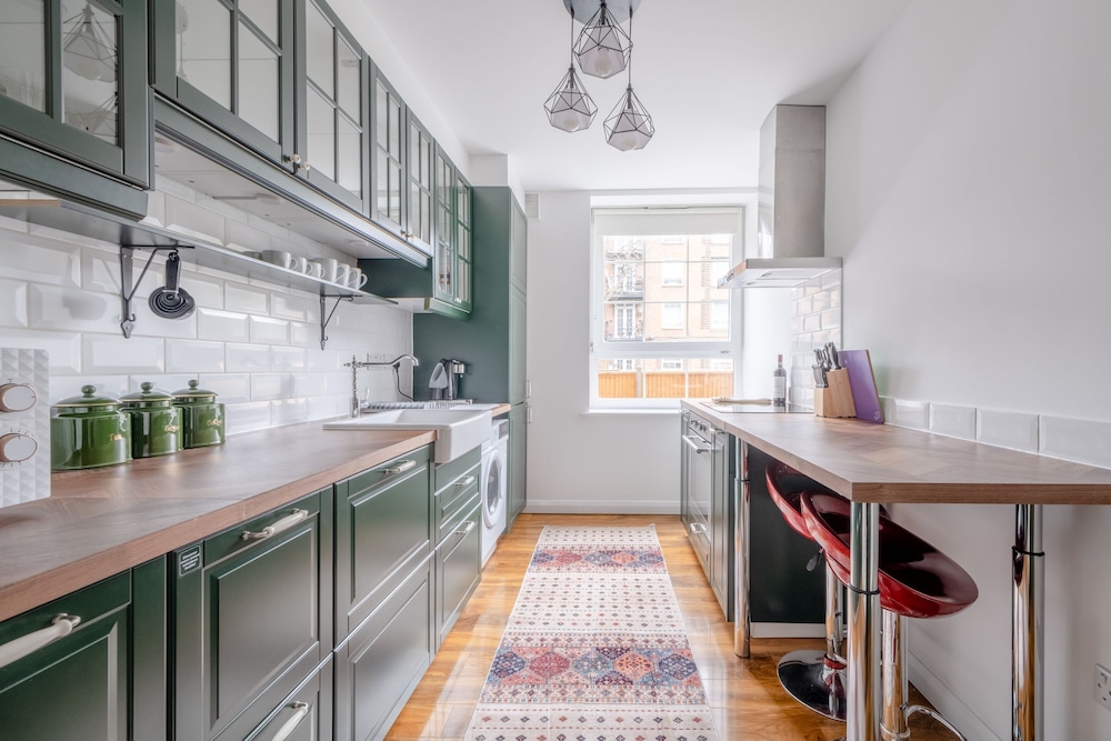 Spacious & Central 4BD Flat - Angel