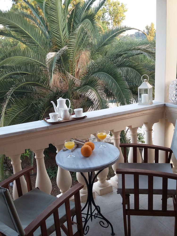 Harbour Inn Corfu photo 3