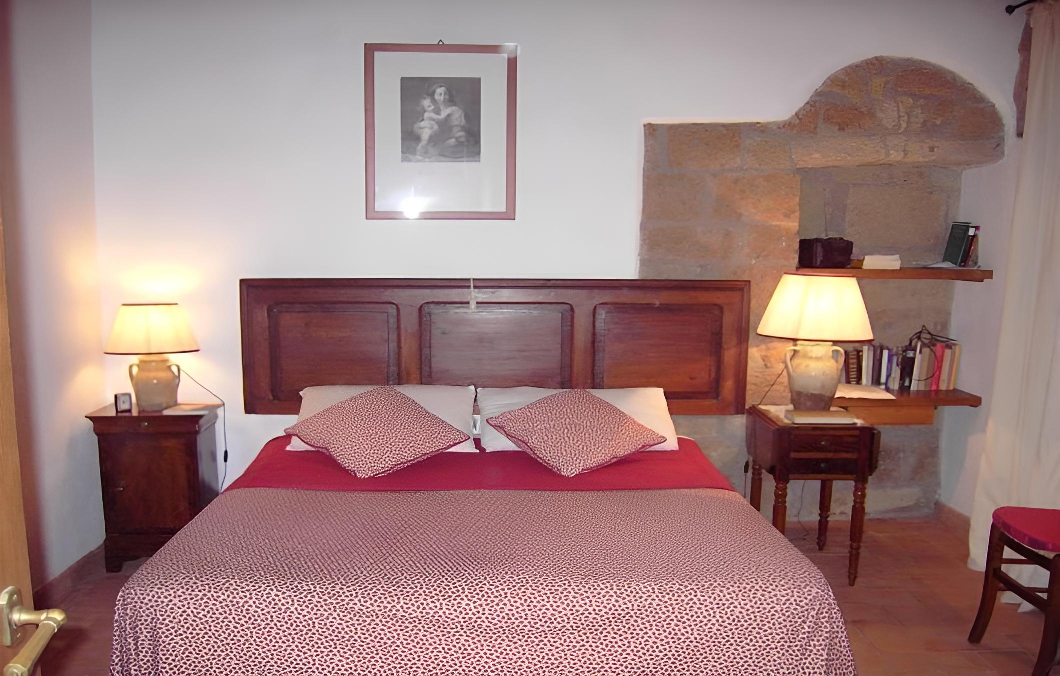 Etruscan House