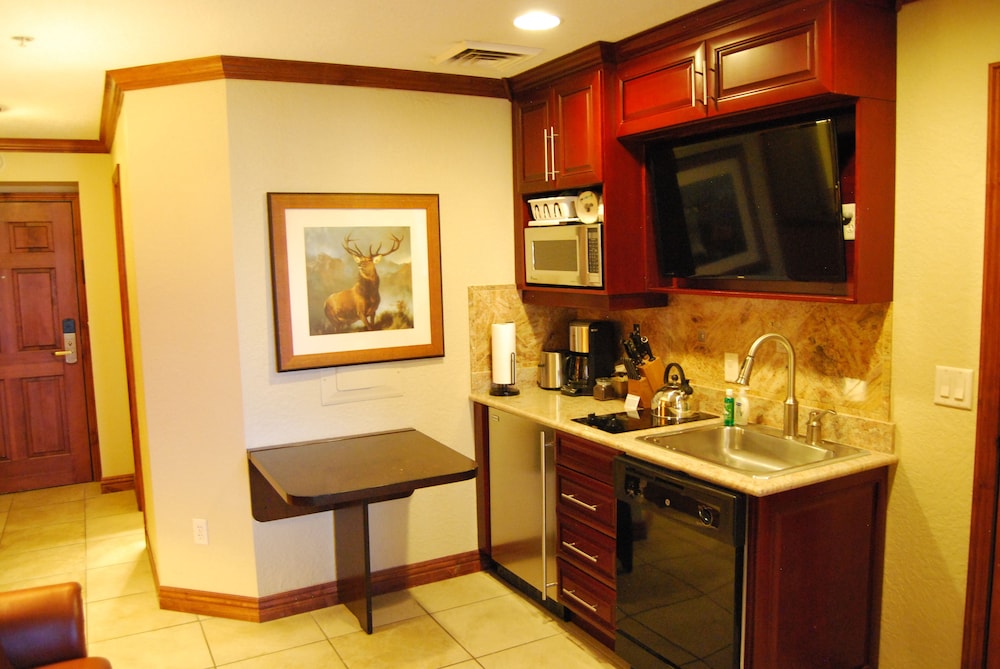White Pines Studio at Westgate - Pioneer