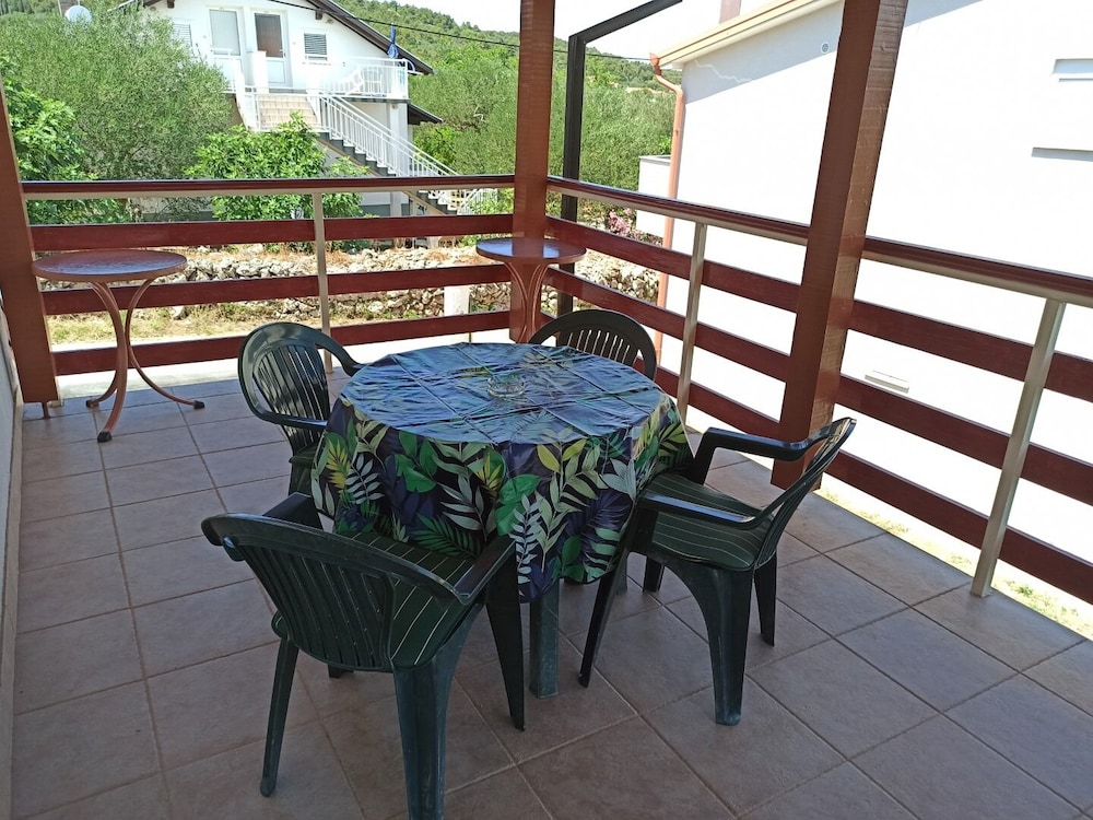 Davor - With Parking - A6
