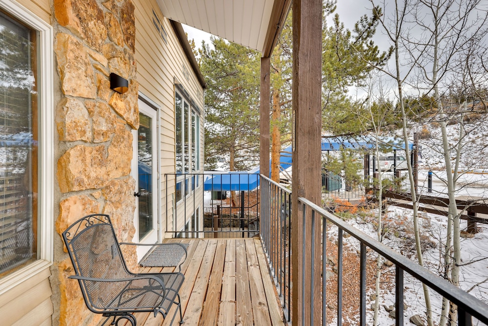 Granby Condo w/ Private Hot Tub < 1 Mi to Ski Lift view 2