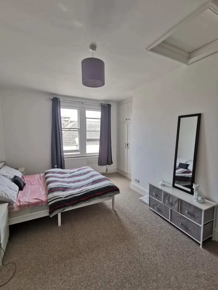Seafront 1BD Flat in Hove