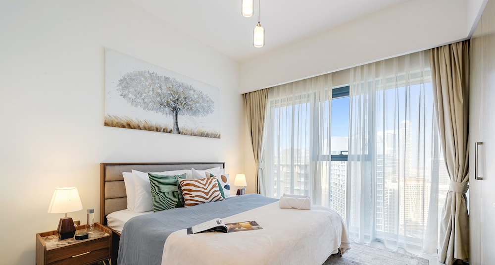 1B-BurjRoyale-2704 — Dubai