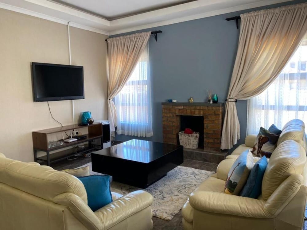 Lovely 4 Bedroomed Home in Selbourne Brooke - 2036