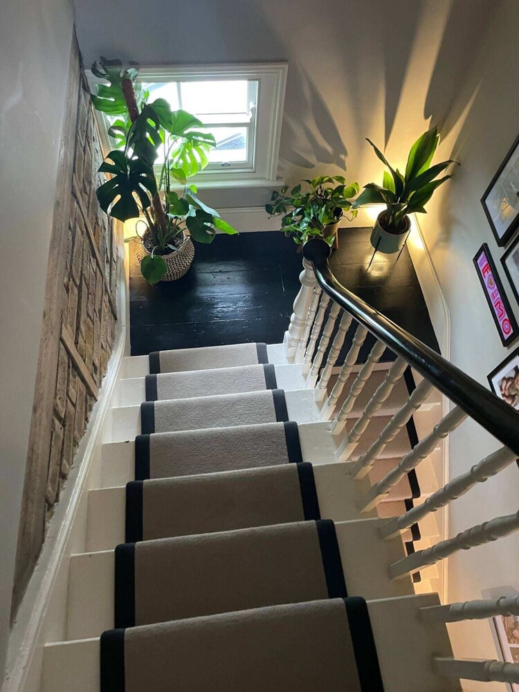 Gorgeous 1BD Flat With Steam Room - South Woodford