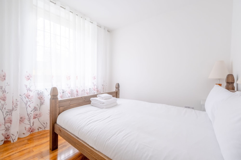Spacious & Central 4BD Flat - Angel