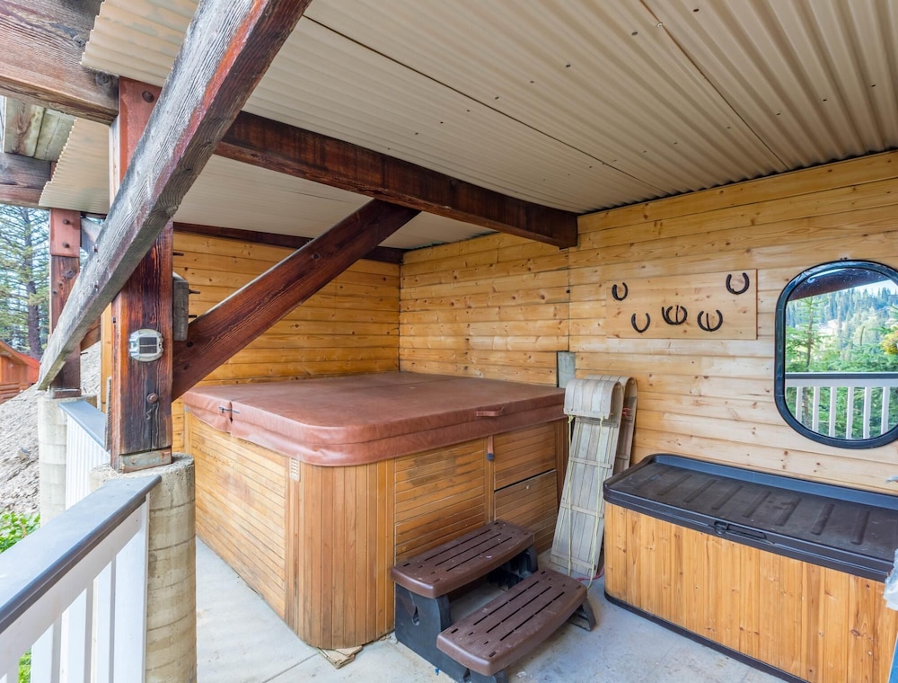 The Summit No Service Fees Hottub Patio BBQ