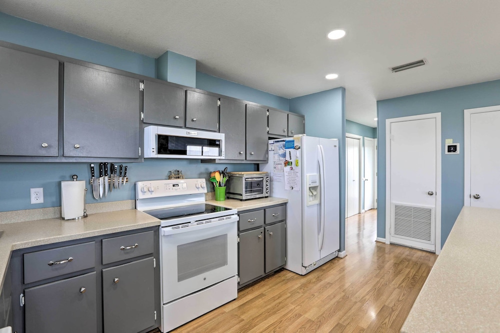 Cozy Home With Ocean View: 5 Mi to Keaton Beach! view 4