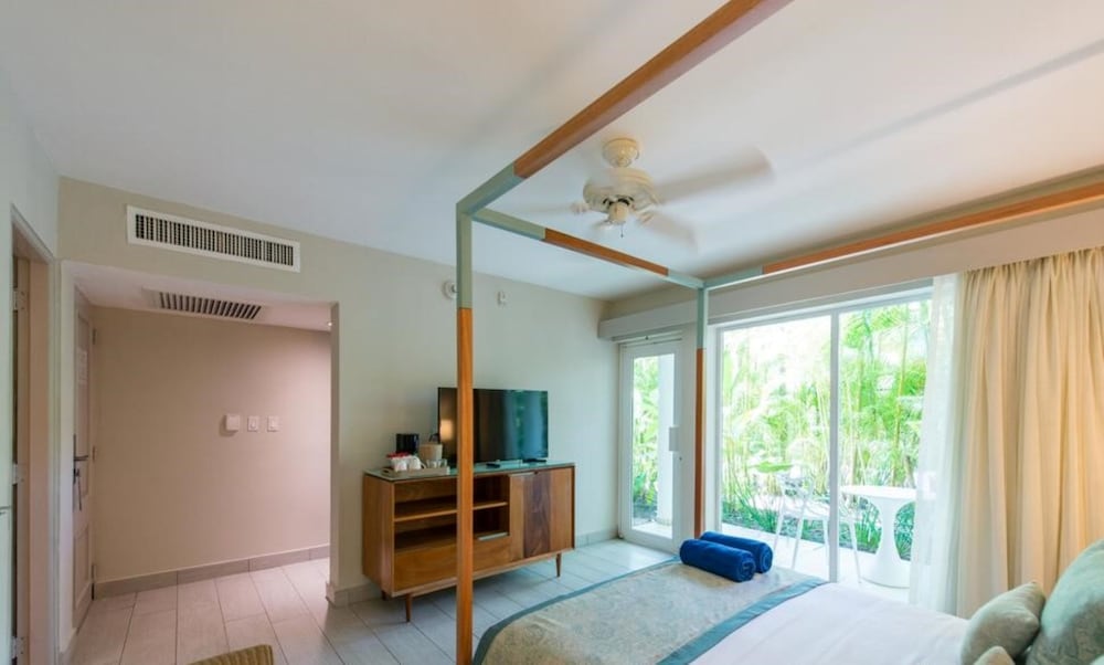 VH Atmosphere - Adults Only - Property Image 39