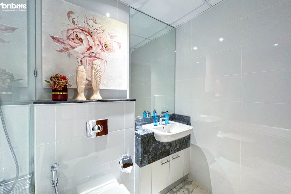 3B-Amna Tower-4801 by bnbme homes