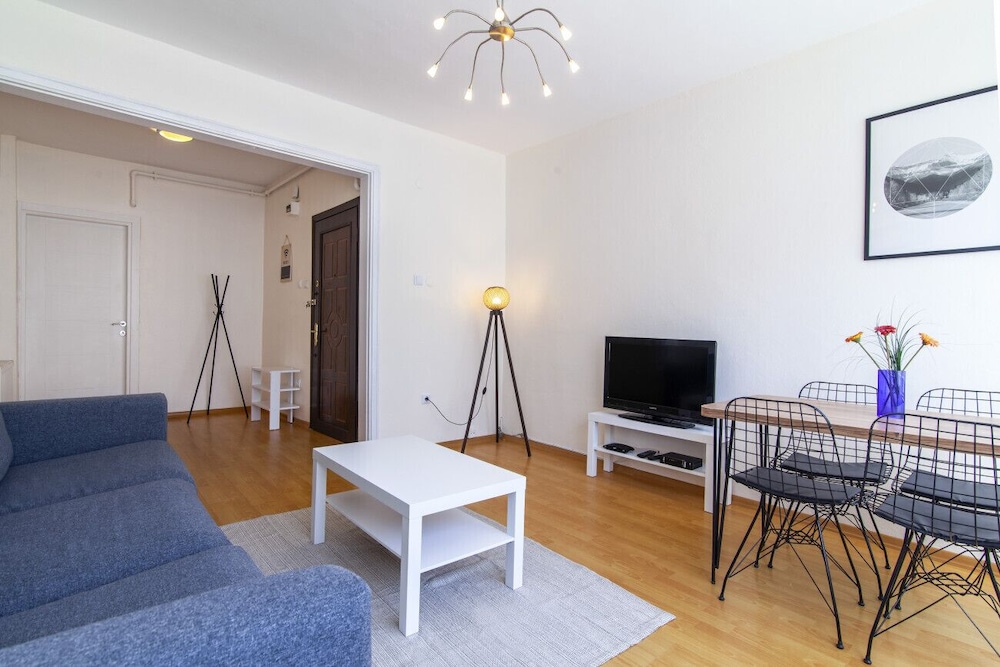 Lovely and Central Flat With Balcony in Sisli