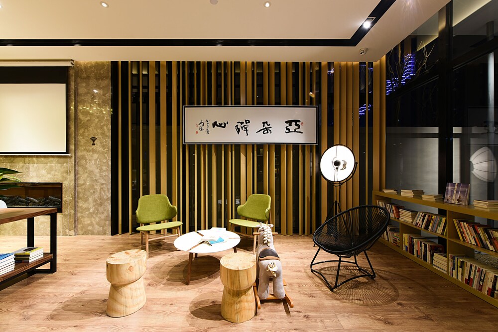 Shaoxing Vacations - Atour Hotel Xi Shi's Hometown Zhuji - Property Image 1