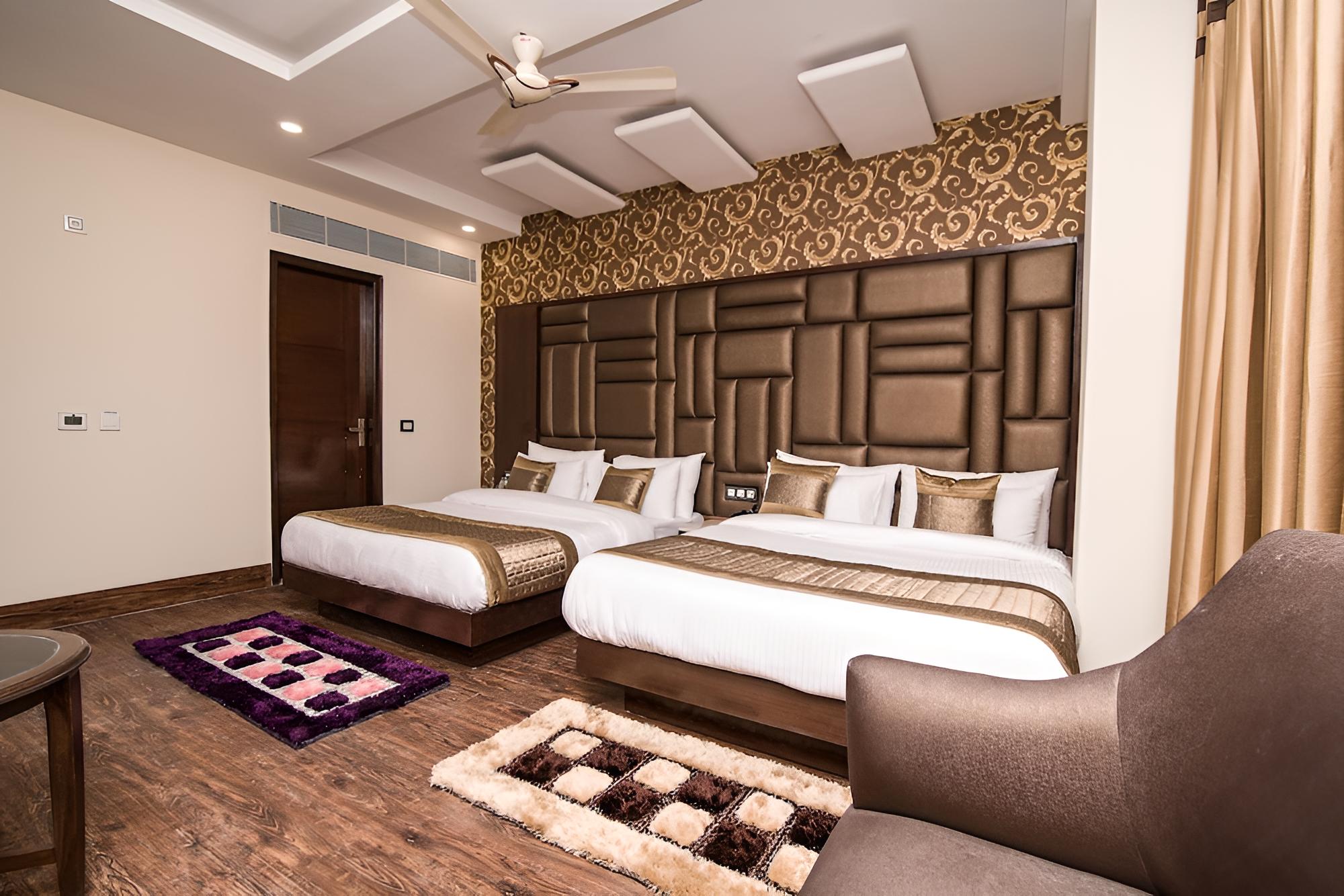 Capital O 14831 hotel mannat