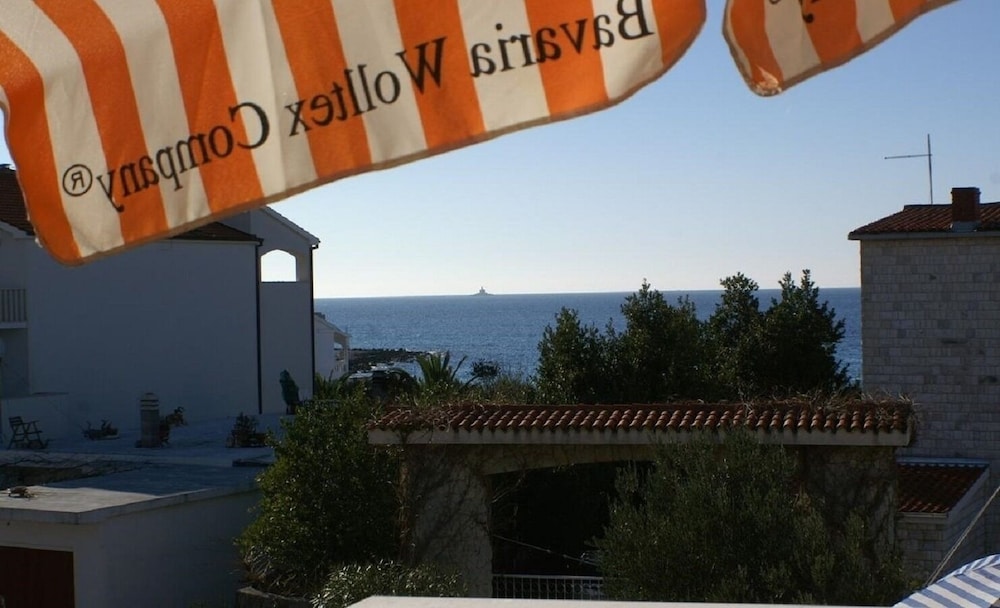 Amalija - 50m Close to the sea - A3 Posebni