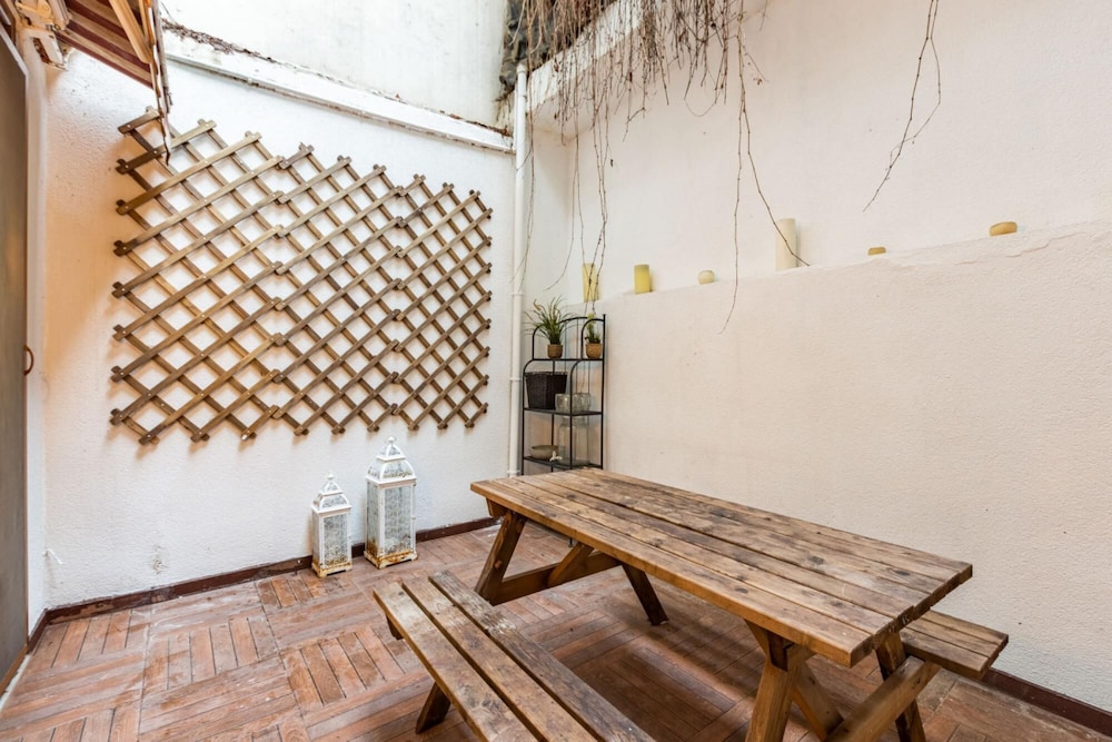 Missafir Excellent Flat With Backyard in Nisantasi