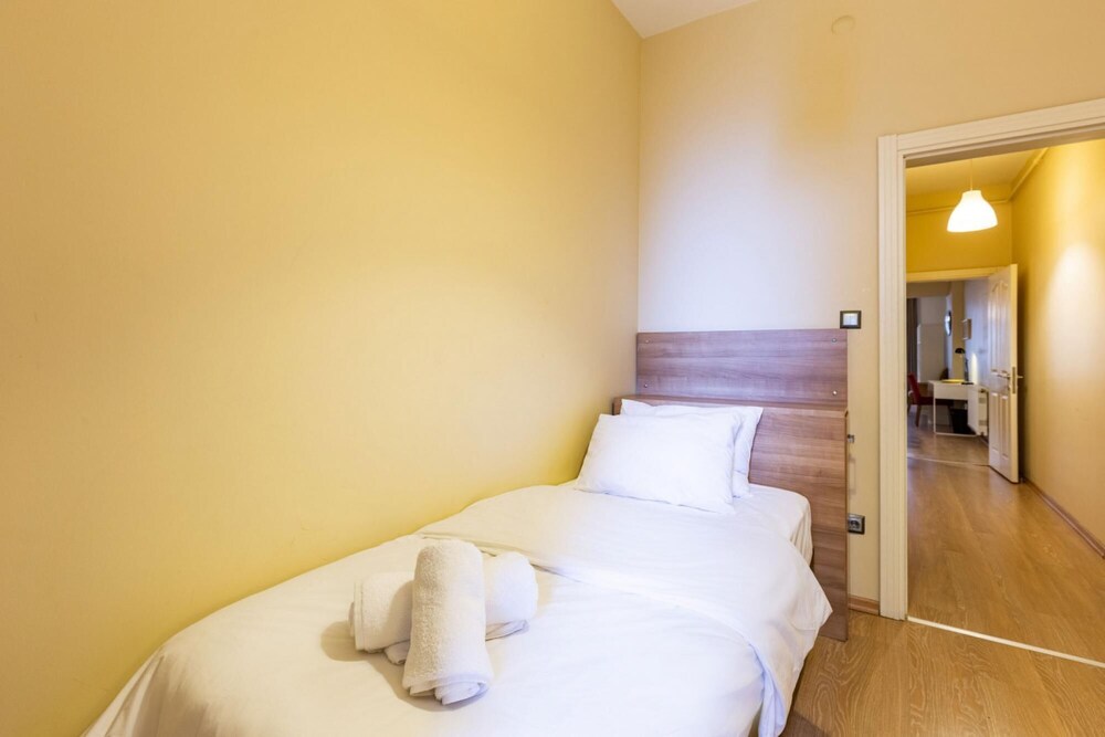 Central Flat 10-min Walk to Taksim Square in Sisli