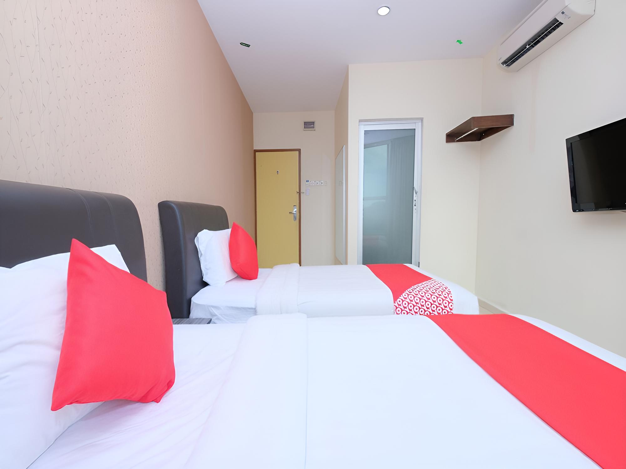 OYO 89493 Q Hotel Mentakab