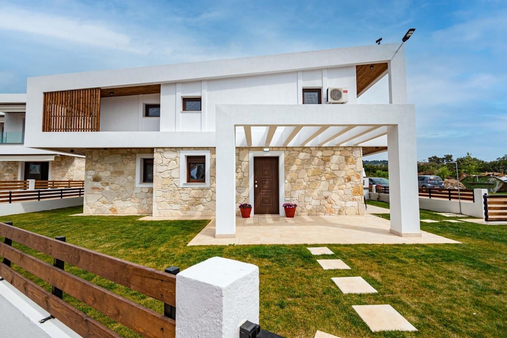 Bonas Maisonette No1 By Travel Pro Services