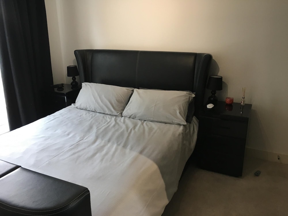 1 Bed Waterfront Area Parking 1st Flr 2 view 4
