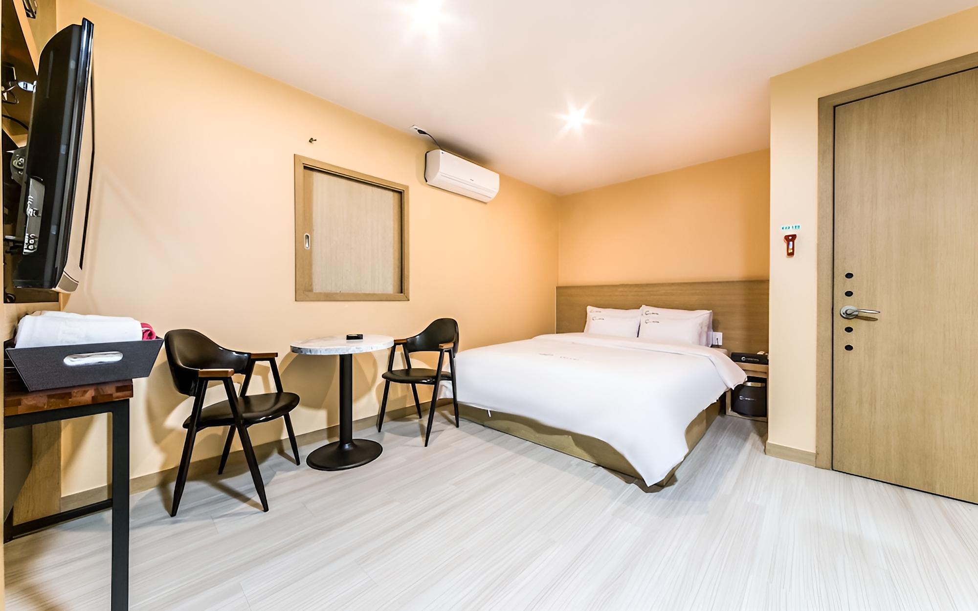 Guri C Hotel