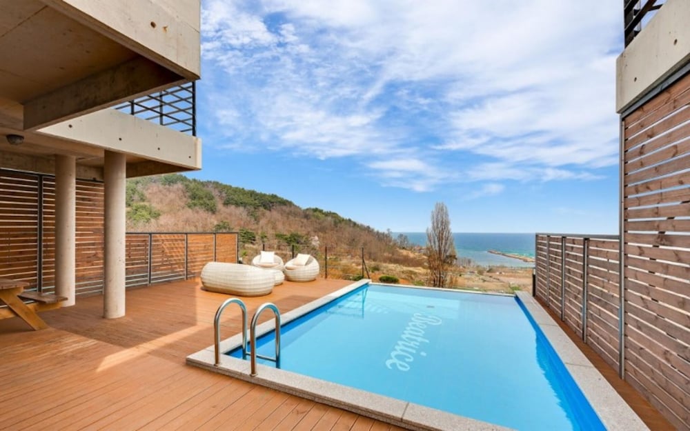 Uljin Beatrice Pool Villa