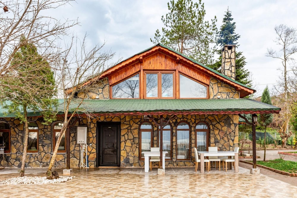 Charming Villa on the Shore of Sapanca Lake