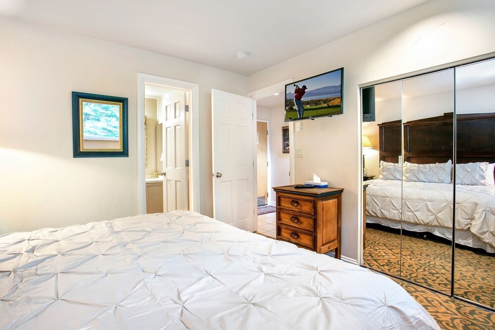 Simba Run 2313 2 Bedroom Condo by Redawning view 4