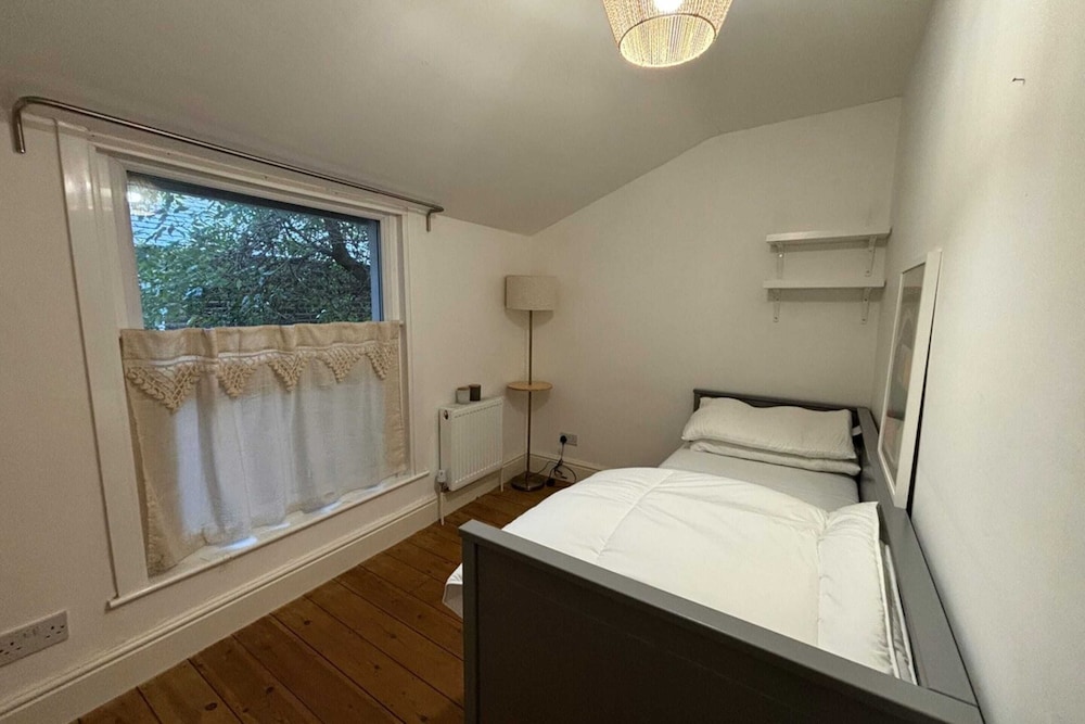 Stylish 2BD House W/private Garden - Brockley!