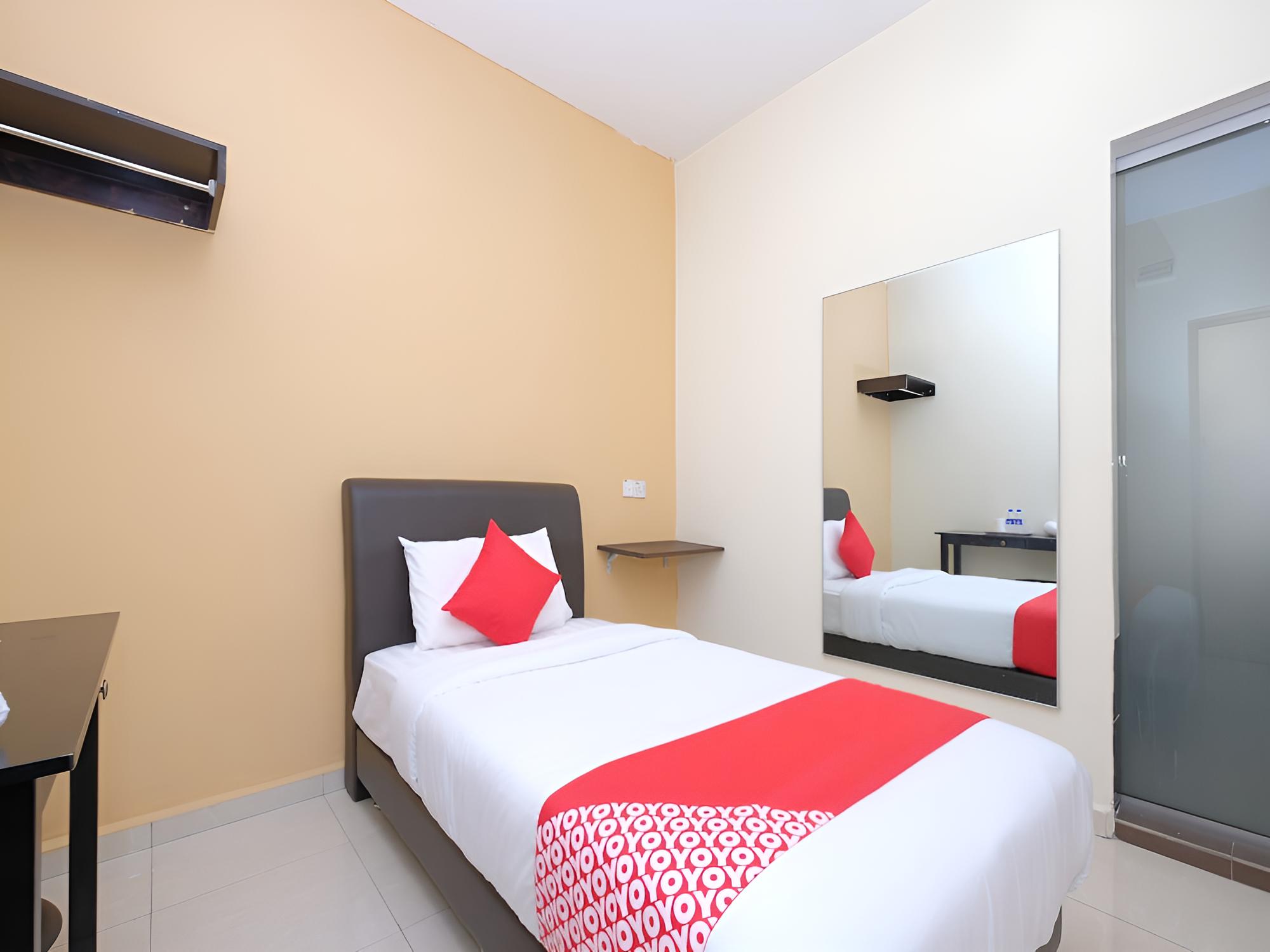 OYO 89493 Q Hotel Mentakab