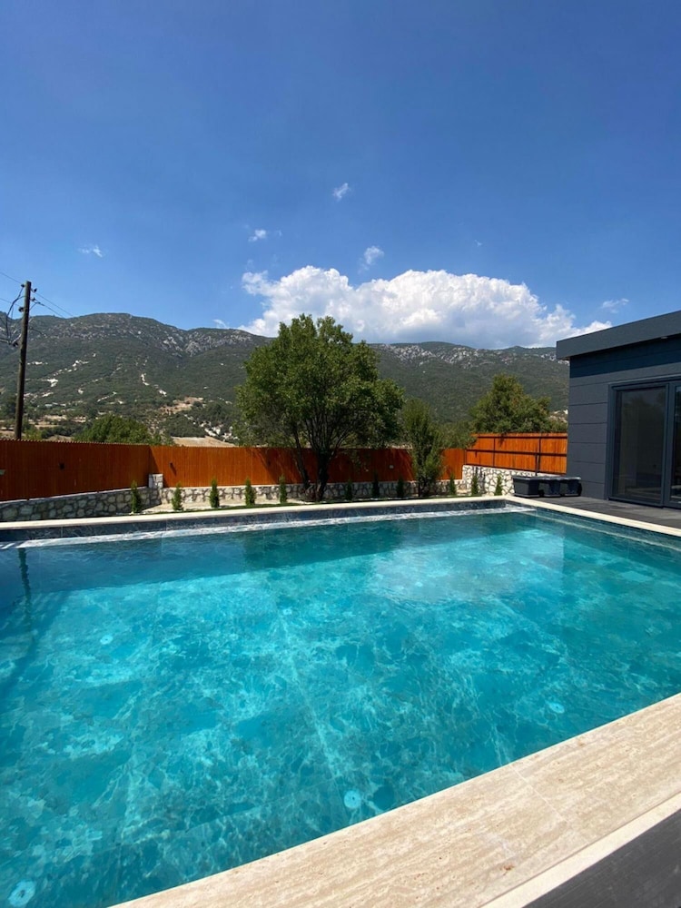 P2267 in Antalya With 2 Bedrooms and 2 Bathrooms