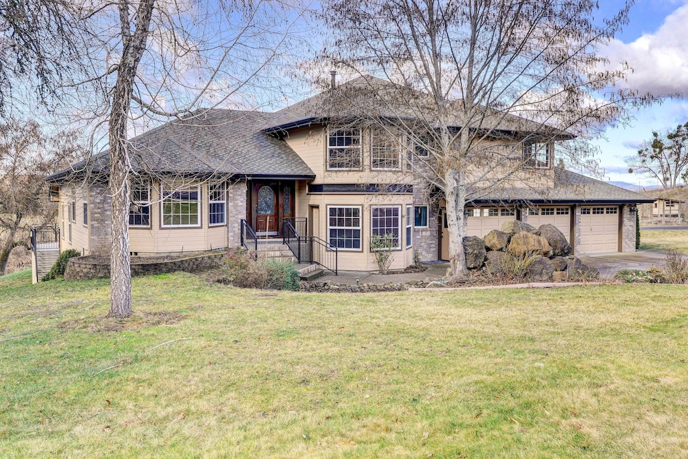 Chic Medford Retreat - Outdoor Pool & Sauna!